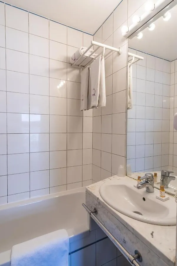 Hotel Ours Blanc - Place Victor Hugo Toulouse 2*,