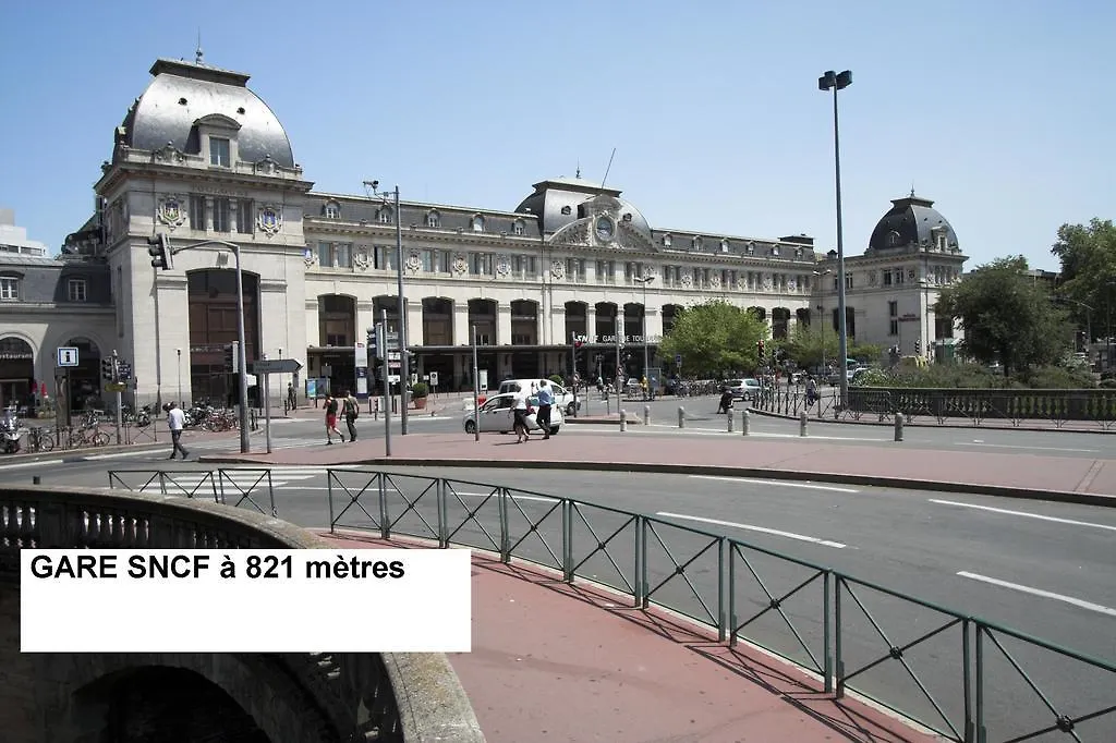Hotel Ours Blanc - Victor Hugo Toulouse 2*,  Francie