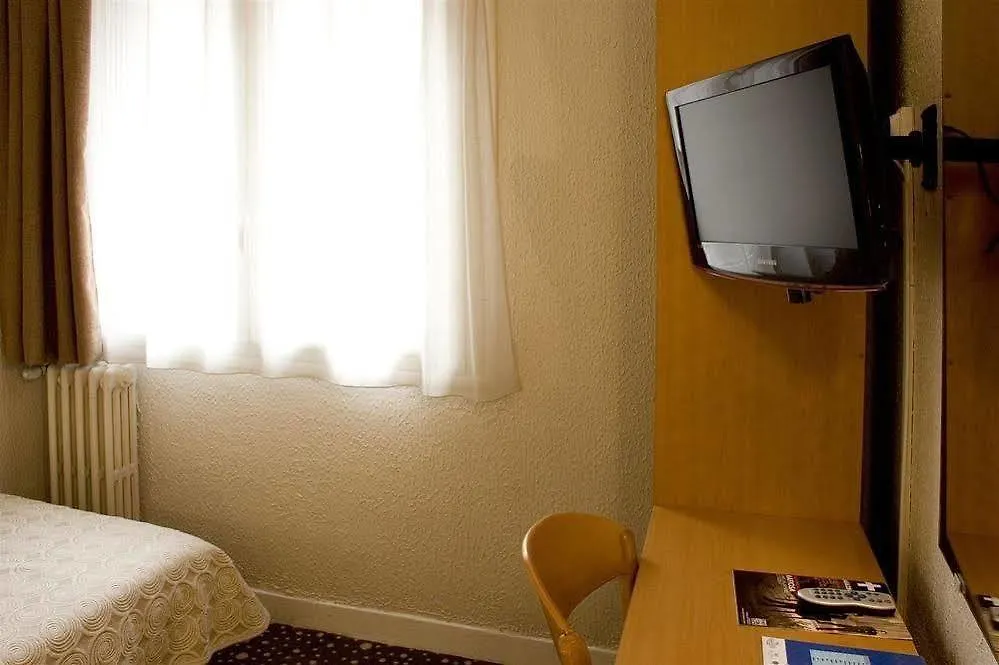 Hotel Ours Blanc - Victor Hugo Toulouse 2*,
