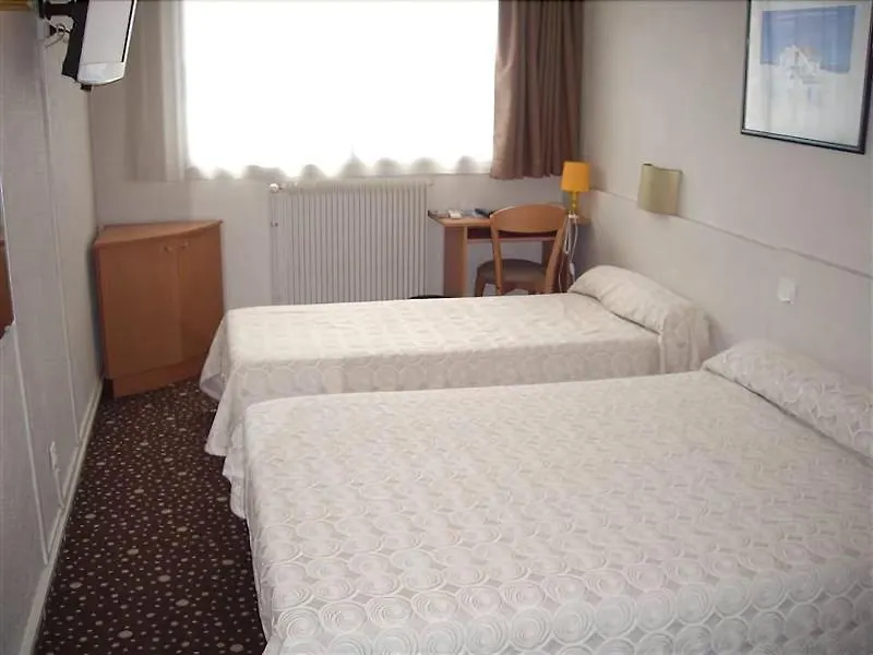 **  Hotel Ours Blanc - Victor Hugo Toulouse Francie